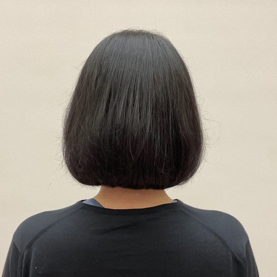 焦茶から黒など地毛に近い色に白髪を染めたい人に勧めたいと思いました。